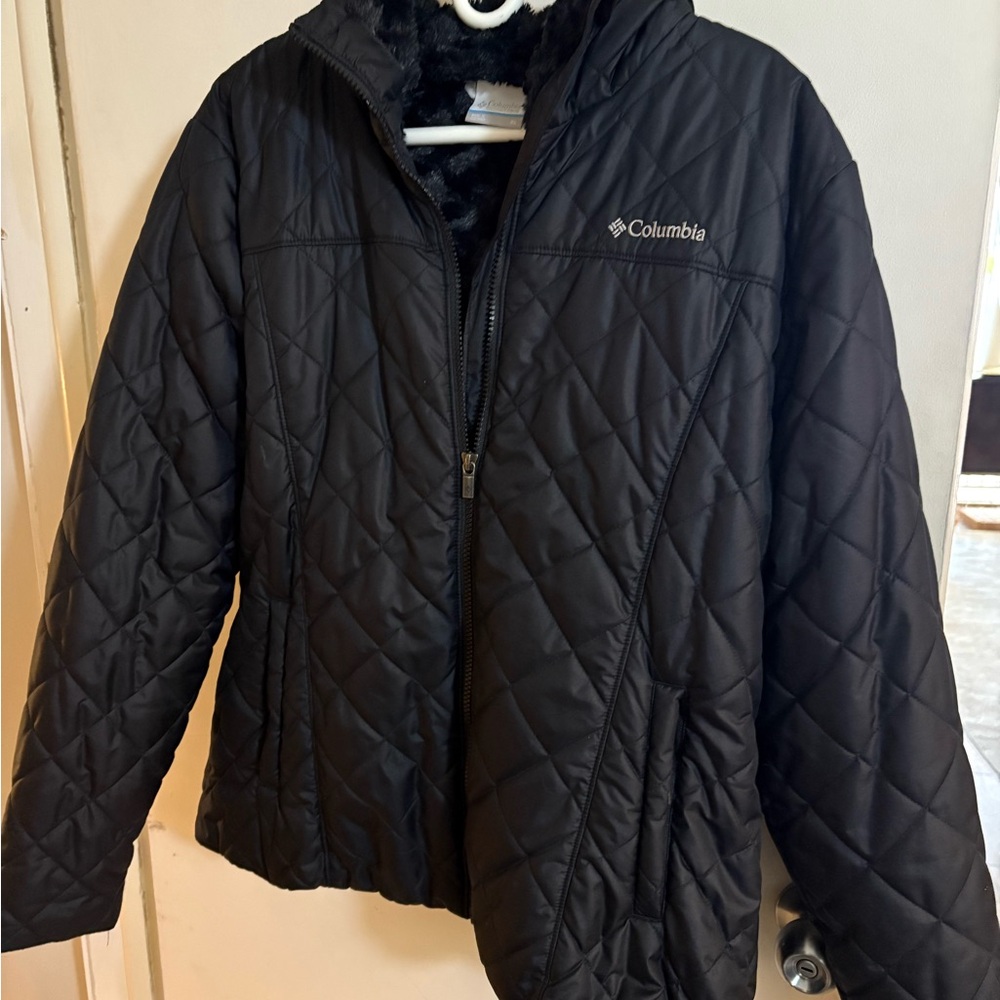 Columbia fur lined Quilted Black Jacket with fur lined hood. Size XL